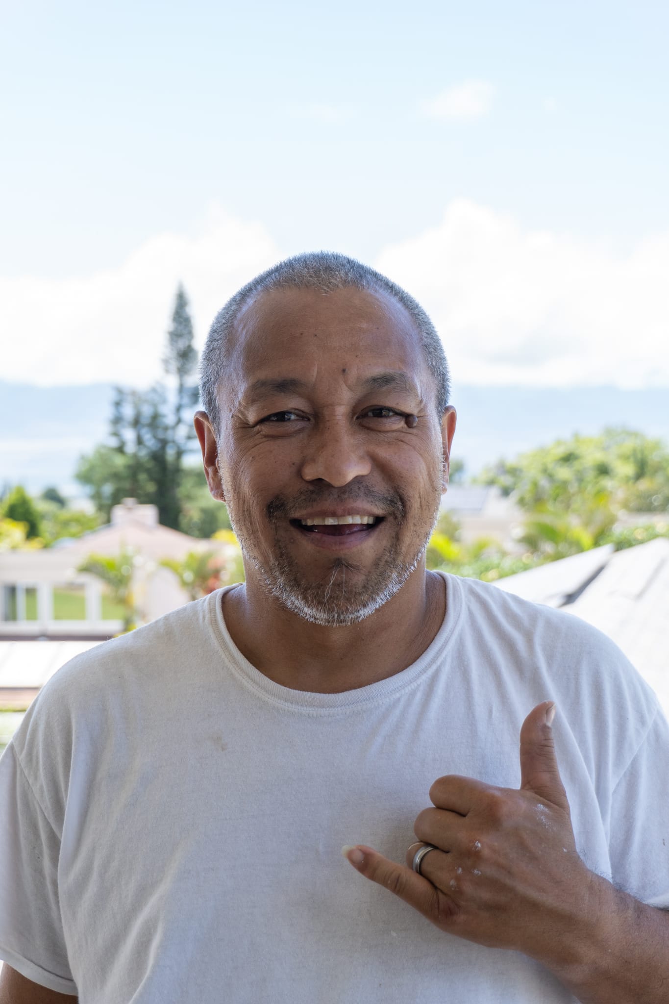 97 Painting Maui, Man giving shaka sign
